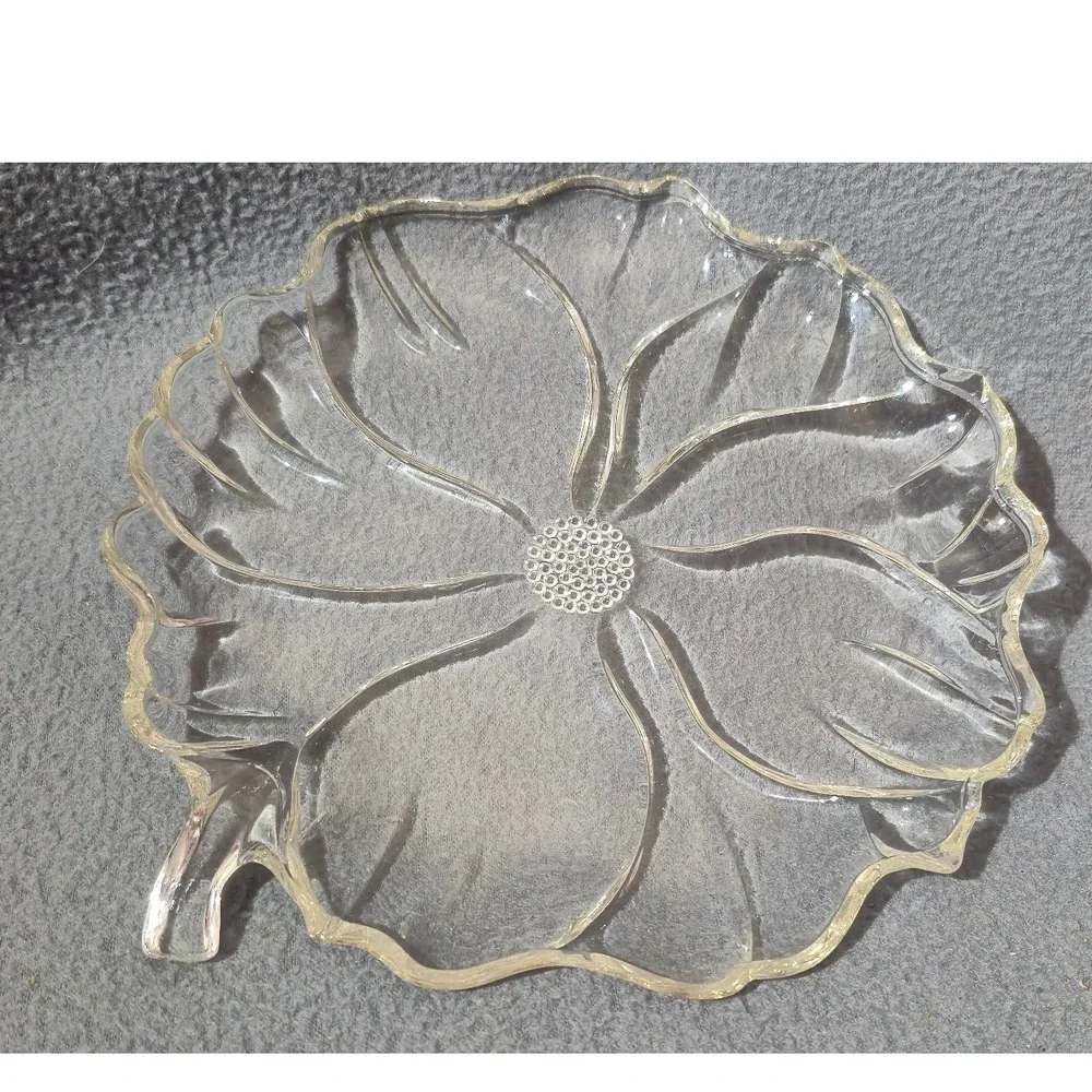 Vintage Clear‎ Pressed Glass Hibiscus Flower Serving Dish Scalloped Plate 8.5 in
